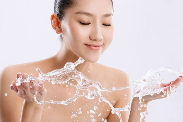 油性皮肤怎么补水