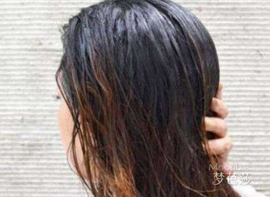 头发披下来如何不蓬