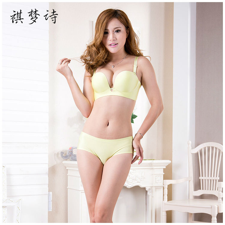 内衣85c是多大：超聚拢女士文胸上薄下厚收副乳蕾丝小胸调整型性感内衣